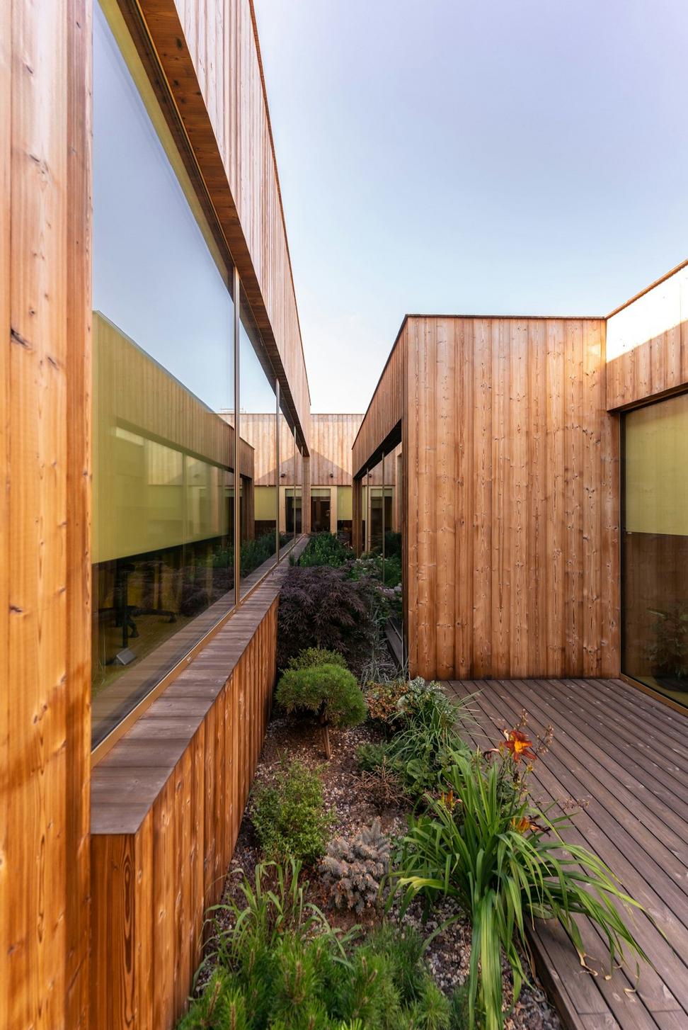 Lakeview Residence